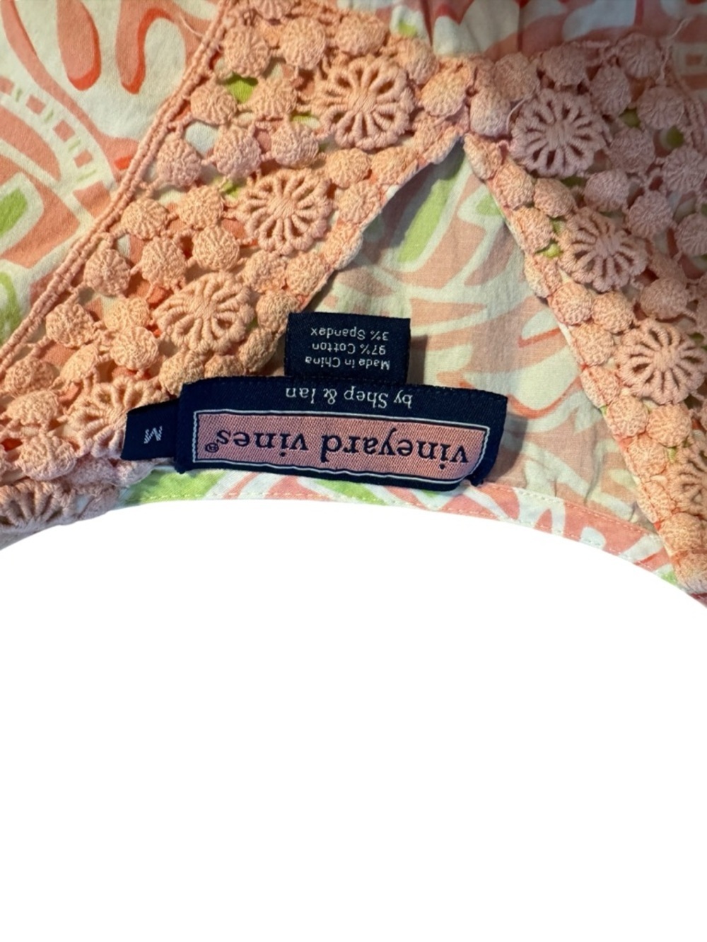 Vineyard Vines Printed 3/4-Sleeve Blouse with Crochet Detail Size Medium - Picture 7 of 12